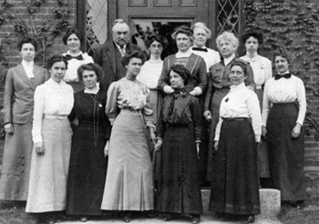 photograph of the 'Harvard Women' borrowed from http://cannon.sfsu.edu/~gmarcy/cswa/history/pick.html